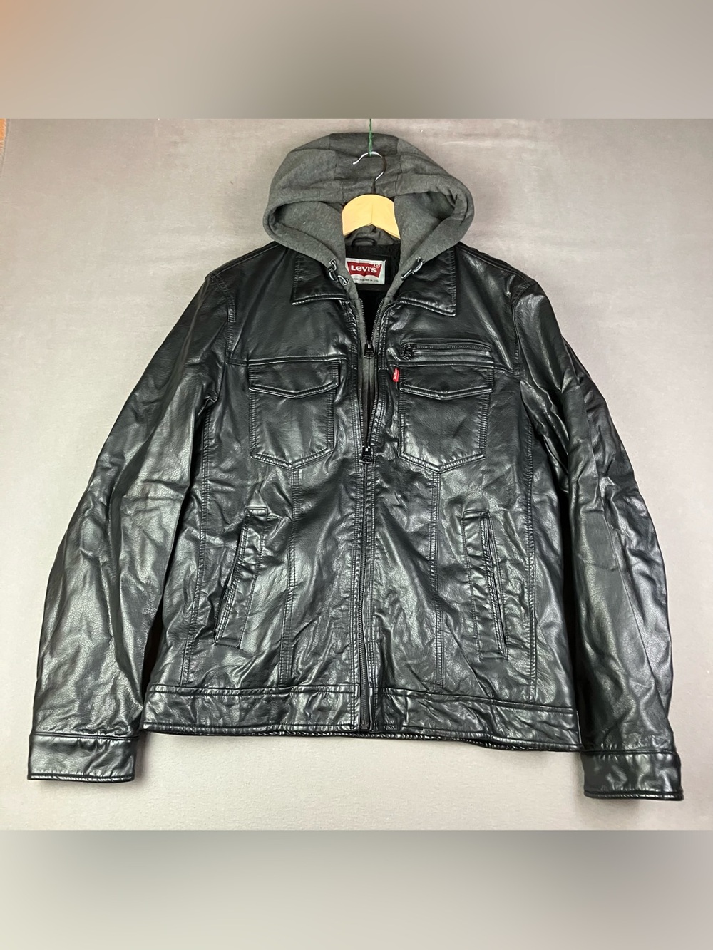 Levis Men’s Size M Black Faux Leather Lined Hooded Jacket Full Zip Trucker. In g